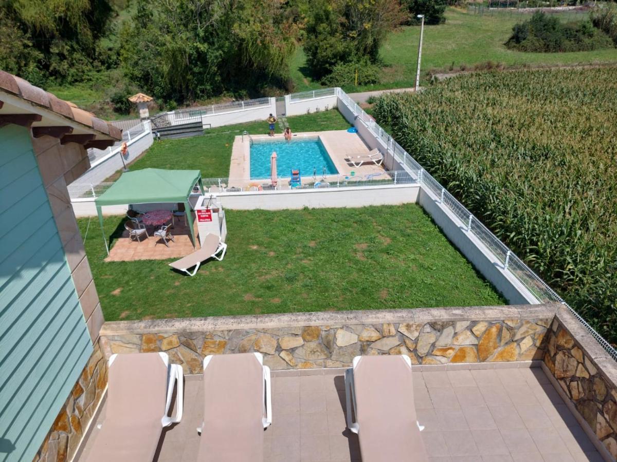 Apartamentos Turisticos El Ponton 阿内罗 外观 照片