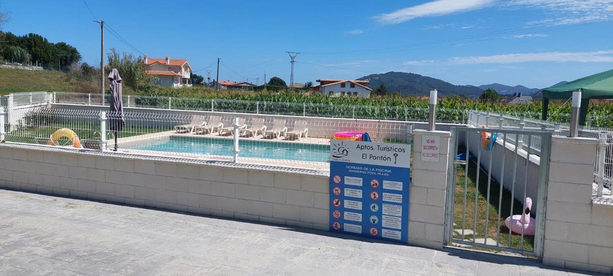 Apartamentos Turisticos El Ponton 阿内罗 外观 照片