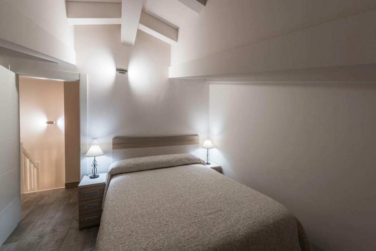 Apartamentos Turisticos El Ponton 阿内罗 外观 照片