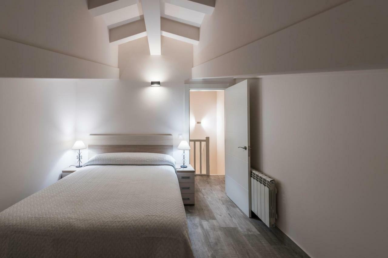 Apartamentos Turisticos El Ponton 阿内罗 外观 照片