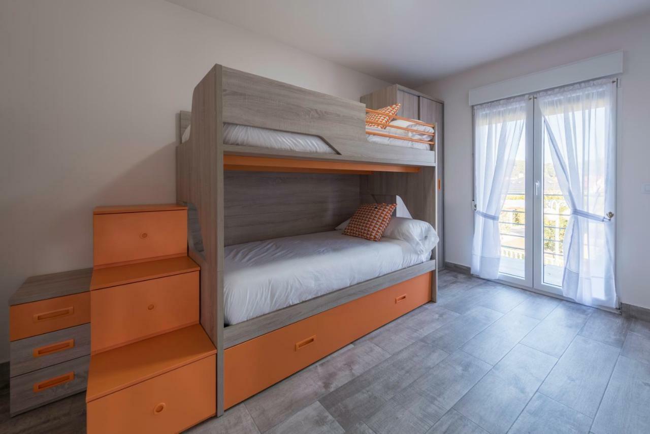 Apartamentos Turisticos El Ponton 阿内罗 外观 照片
